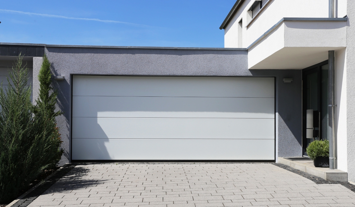 Insulated vs. Uninsulated Garage Doors