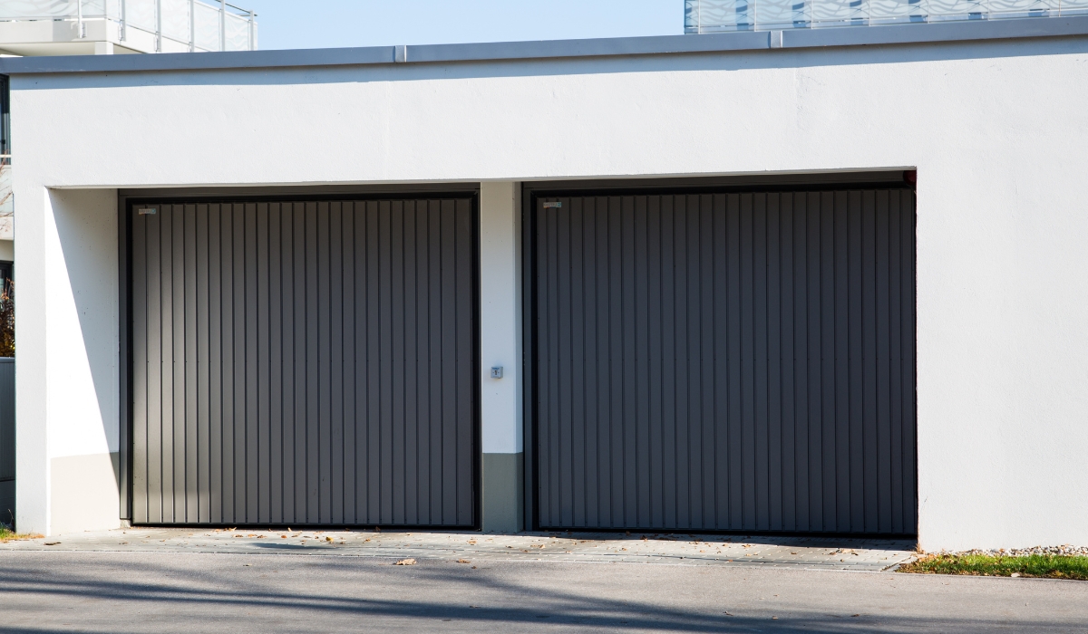 Secure garage doors for hurricanes